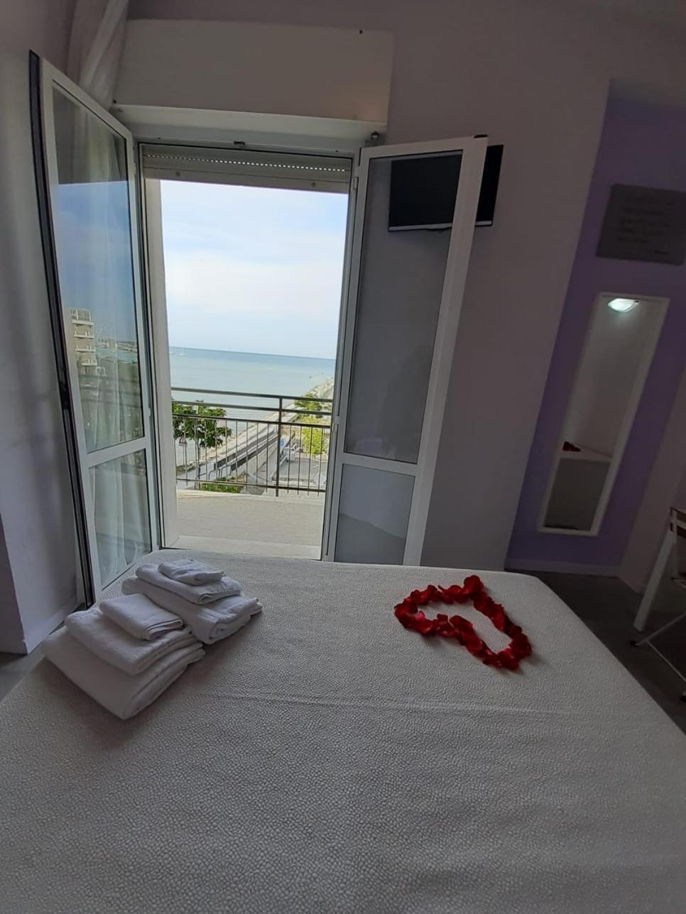 Hotel Crosal 3*