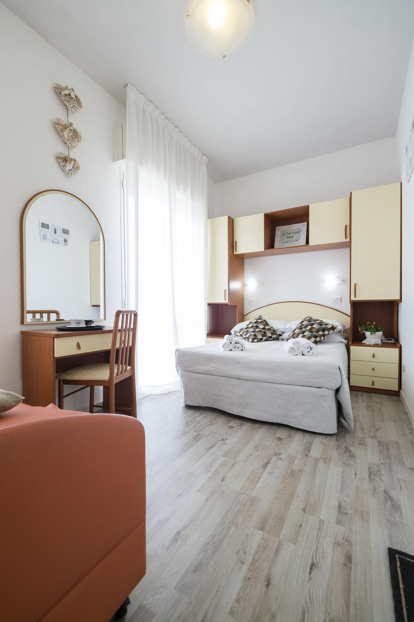 Crosal Hotel